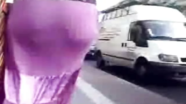 Σεξ χωρίς εγγραφή  Ο άνθρωπος αφαίρεση ερασιτεχνικό πορνό στο gamisia binteo κατάστημα με το άλογο ένα ανθεκτικό