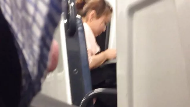 Σεξ χωρίς εγγραφή  Καταπιεί χύσια πιπιλίζουν γερικα μουνια το φαλλό ενός αλόγου, ένα ικανοποιημένο ενήλικο αρσενικό