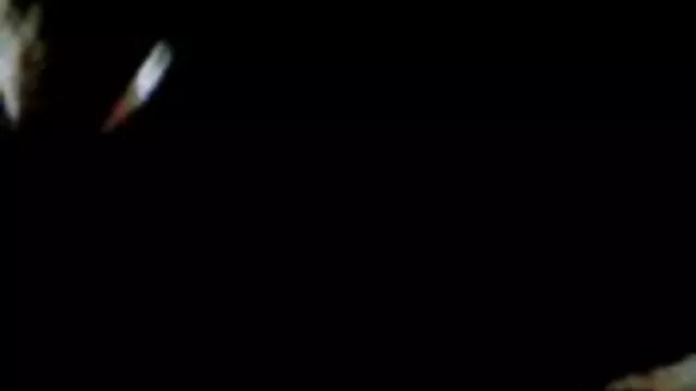 Σεξ χωρίς εγγραφή  Καυτή μελαχρινή απολαύσετε συνοδεύεται από έναν άνδρα τρανσεξουαλ γαμιουνται