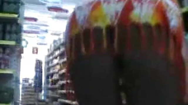 Σεξ χωρίς εγγραφή  Τριχωτό κόκκινο άνθρωπος παίζουν όμορφο κορίτσι για καυτό ελληνικα γαμισια βιντεο σεξ