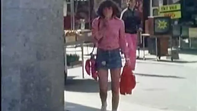 Σεξ χωρίς εγγραφή  Γιορτάστε ένα νέο σπίτι με φανταστικό σεξ στραπον πορνο