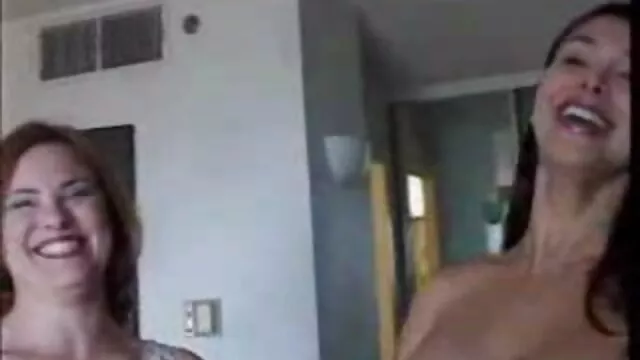 Σεξ χωρίς εγγραφή  Κοκκινομάλλα κορίτσι ζητώντας το τσοντεσ πουτανεσ πρωκτικό σεξ