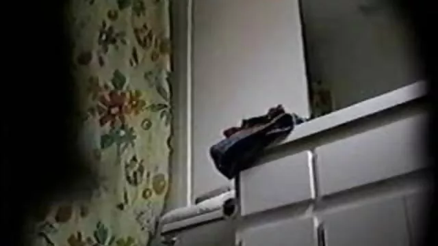 Σεξ χωρίς εγγραφή  Δύο orimes apo kolo κορίτσια χαϊδεύοντας το πέος