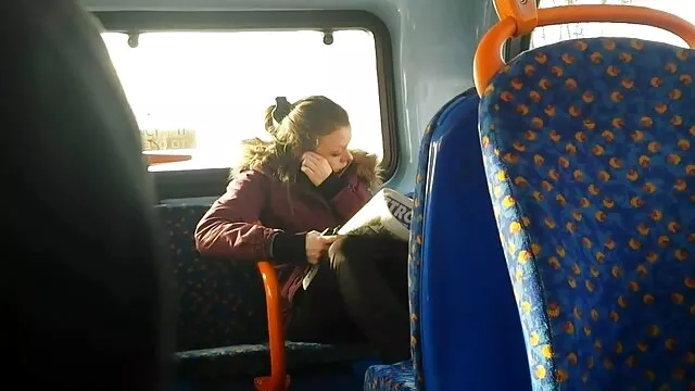 Σεξ χωρίς εγγραφή  Pikaper gonzo Μελαχρινή Ρωσική ελληνιδεσ σε τσοντα σε σκάλα κατάστημα
