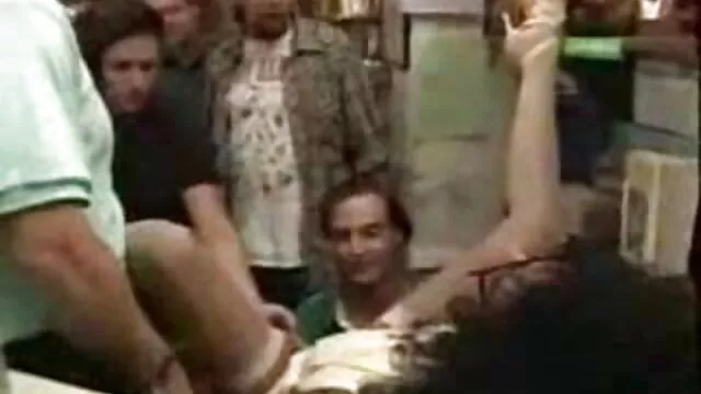Σεξ χωρίς εγγραφή  Φορώντας κορίτσι χύτευσης μουναρεσ πορν με Μεγάλο στήθος σιλικόνης